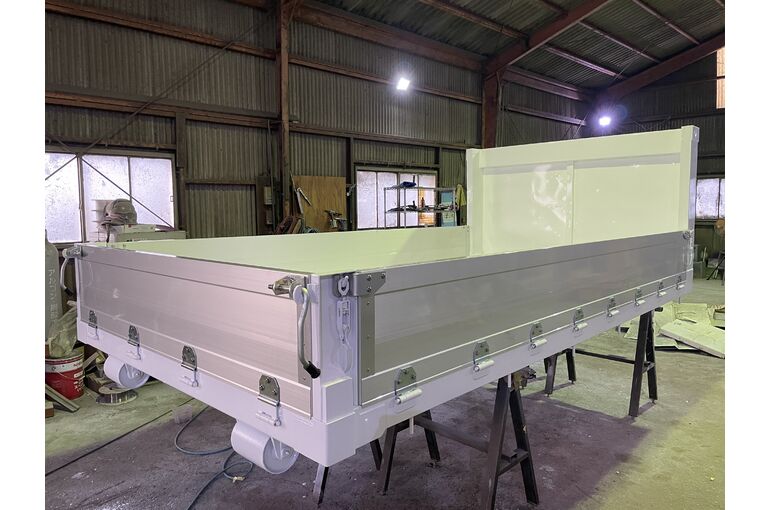 DA5382A4-7C71-4ED6-BF06-BFB6B0783F7E